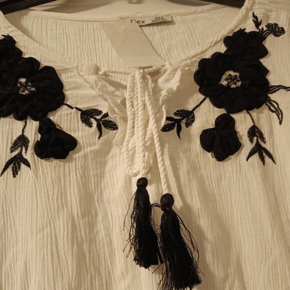 M💖Boho Peasant Embroidery Black & White Blouse Top - Picture 5 of 13